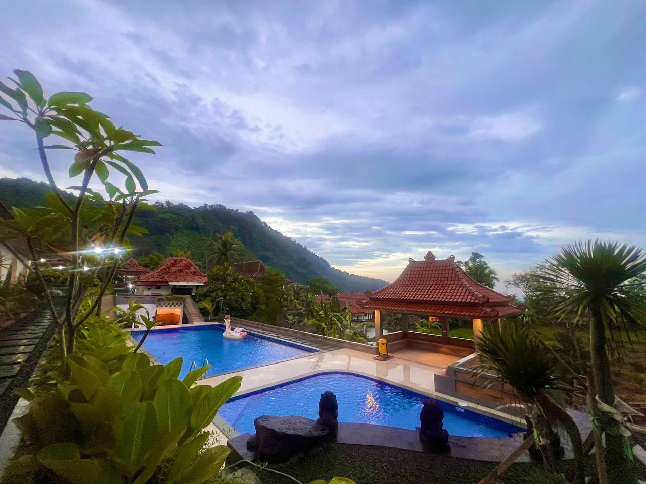 Kolam Renang Hotel Abah Subang