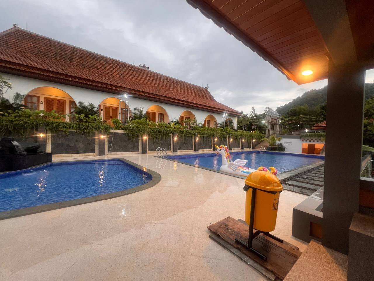 Kolam Renang Hotel Abah Subang